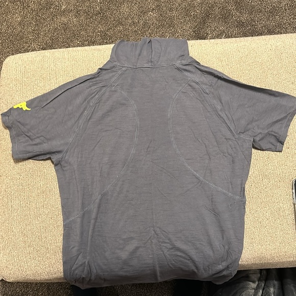 The rock. Short sleeve light hoodie. - Picture 3 of 3